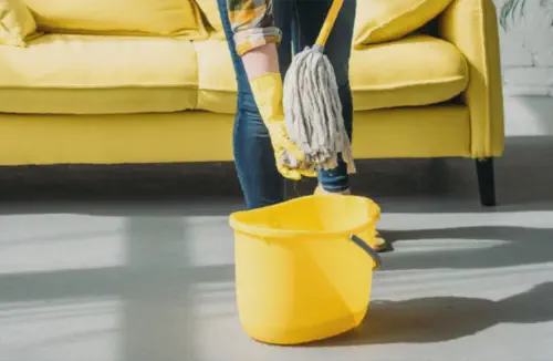 Hogyan kell kifacsarni a felmosórongyot kifacsaró nélkül (diy mop kifacsaró)