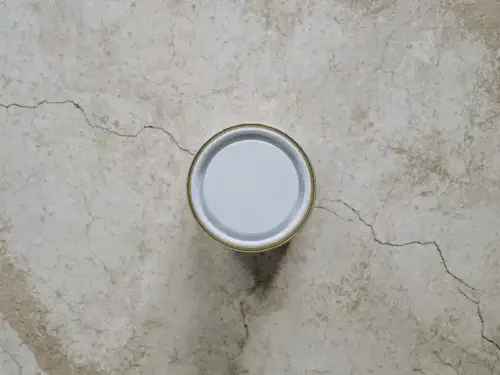 A wc tartály rögzítése csempezett padlón