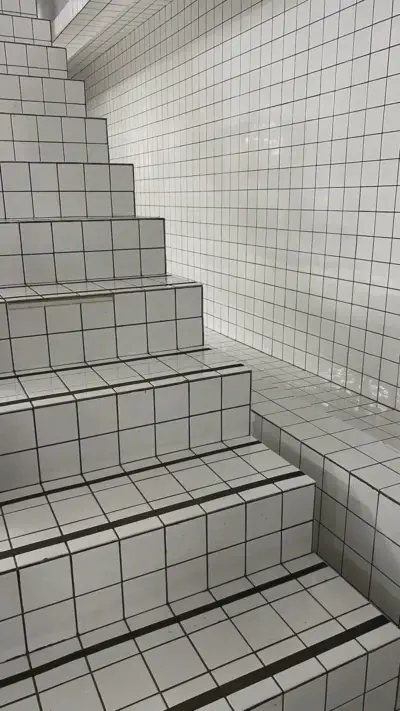 Fürdőszoba burkolati anyagok a csempén kívül