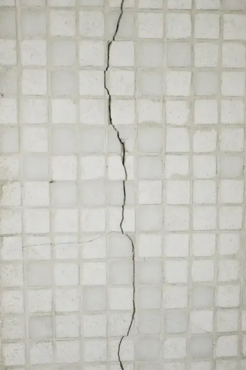 Porcelán csempe repedésének megelőzése praktikus tippekkel