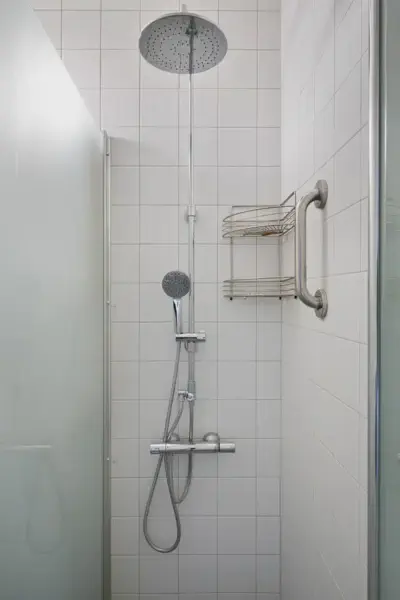 Vízmeghatározó rendszer beépítése a zuhanyzóba