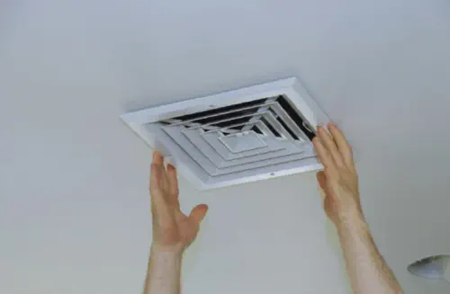 Hogyan olajozzuk be a fürdőszobai elszívó ventilátort 5 egyszerű lépésben?